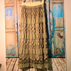 Magic Embroidered lined skirt